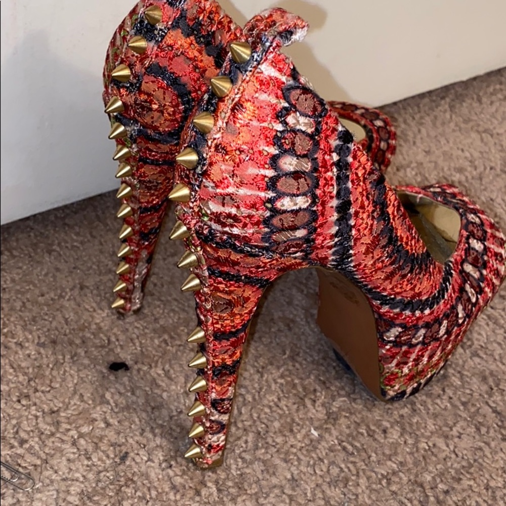 Multi-color Pumps - Picture 2 of 4